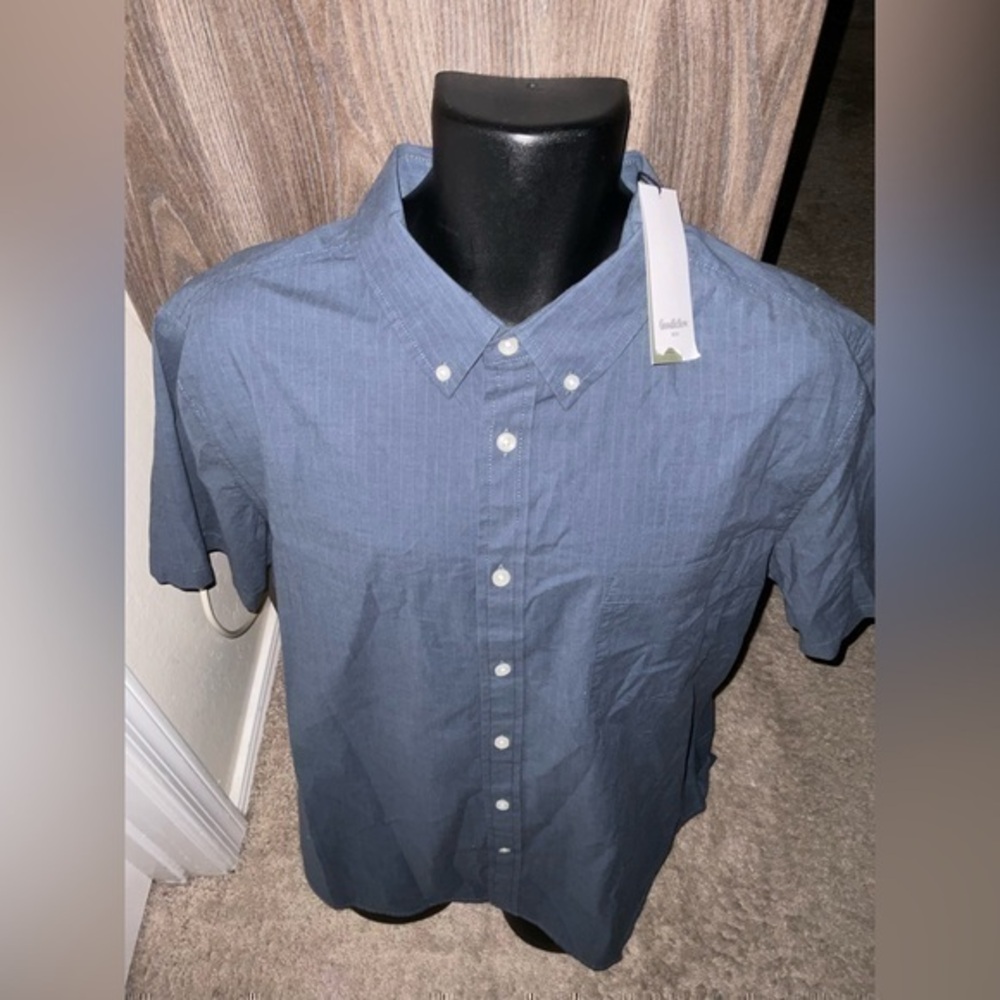 Men’s new size XL blue shirt sleeve button front shirt NWT GoofFellow & CO